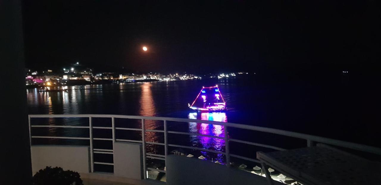Limani Luxury Beachfront * Sarandë