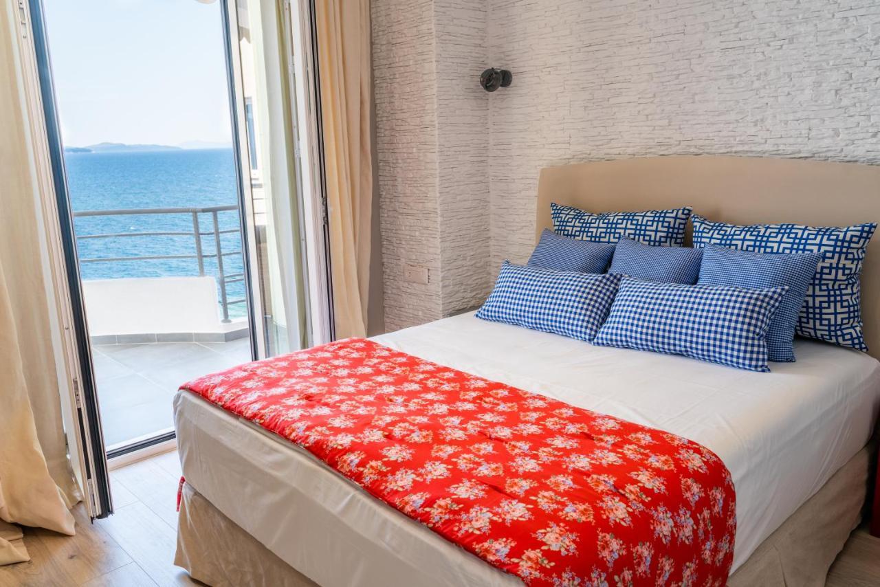 Limani Luxury Beachfront Apartament